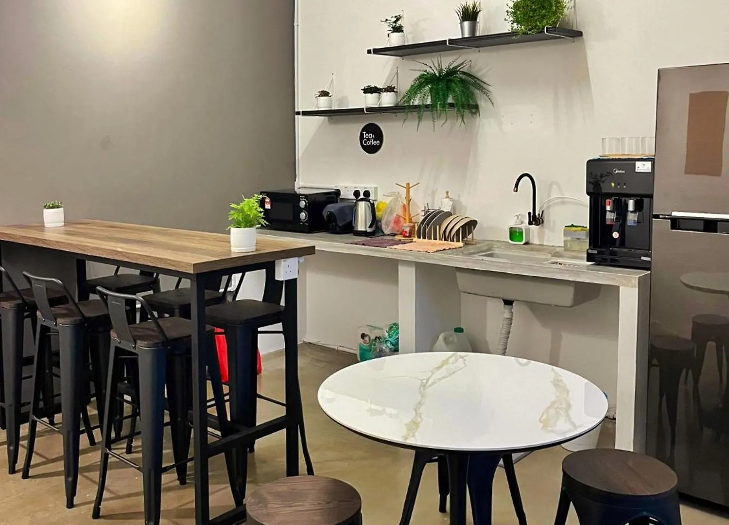 Pine Armenian Hostel George Town
